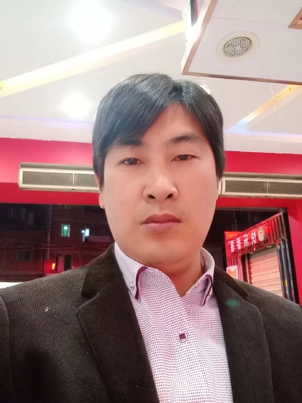 奔跑的第二张照片--政和婚介网
