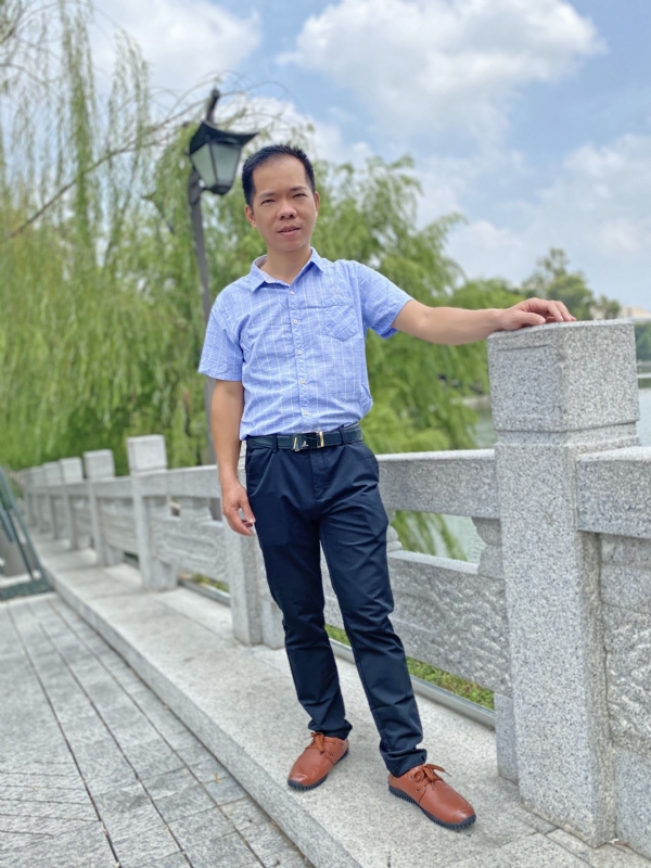 奇峰向阳的第一张照片--政和婚介网